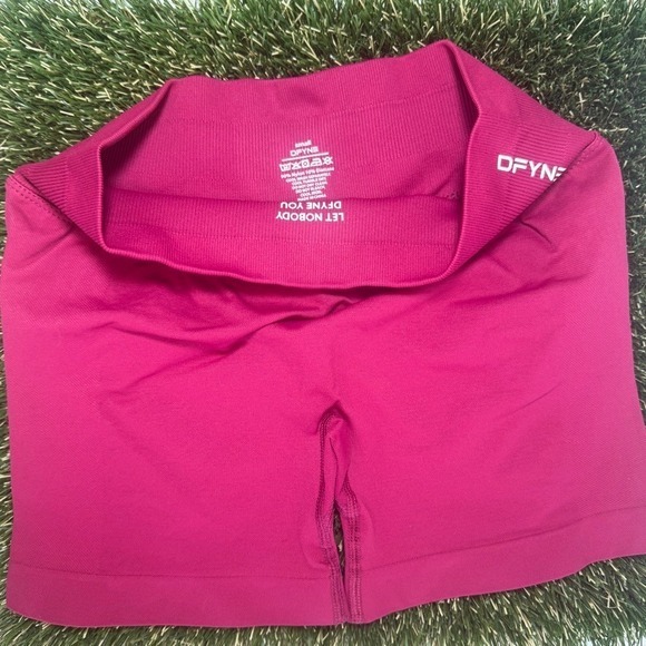 Dfyne impact shorts 4.5" berry small - Picture 3 of 5
